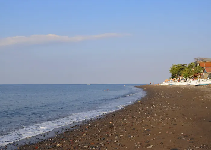 Guest house Valomia Beachfront *